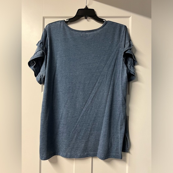 Wonderly size 2X blue top. - Picture 2 of 2
